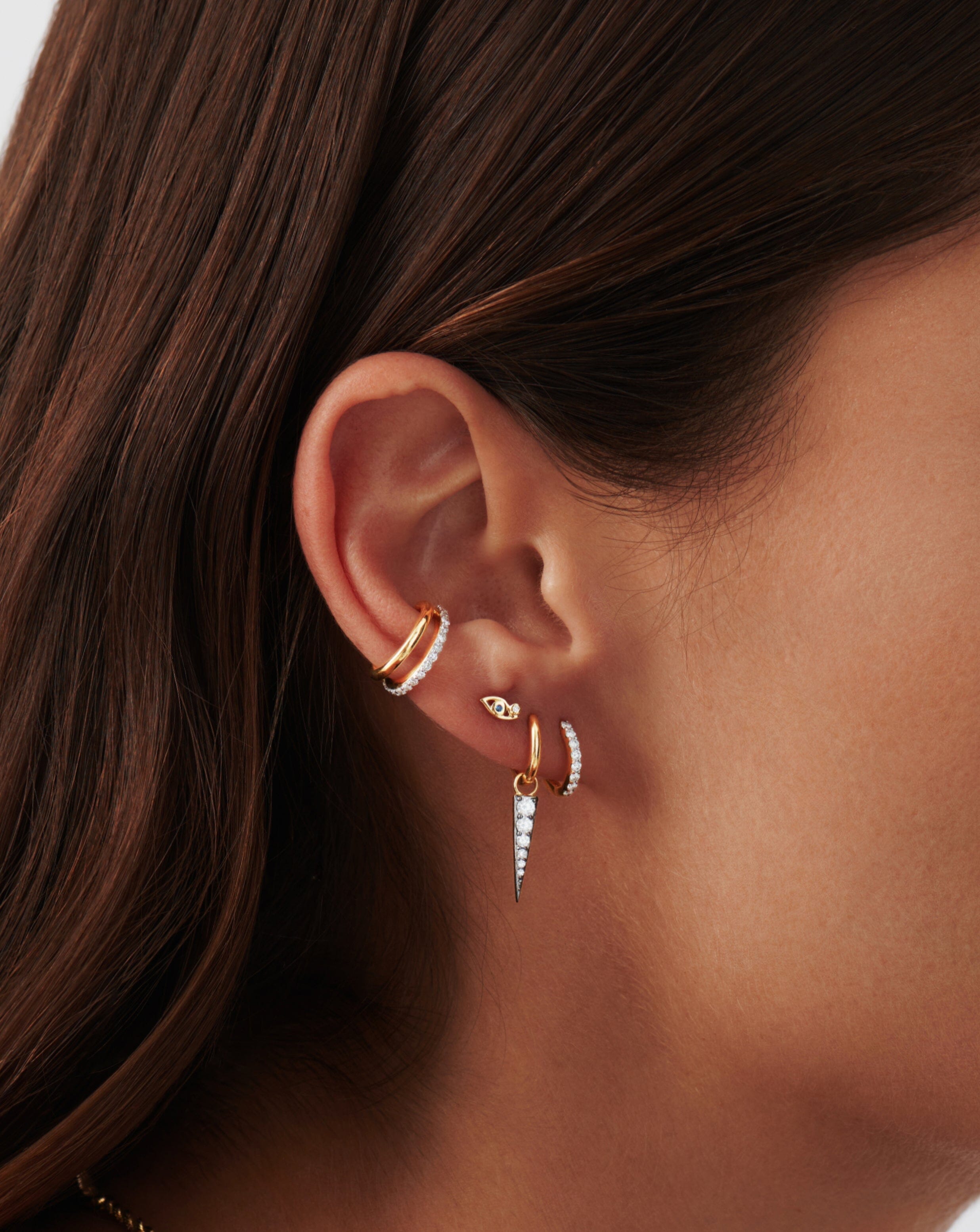 Single diamond store ear stud