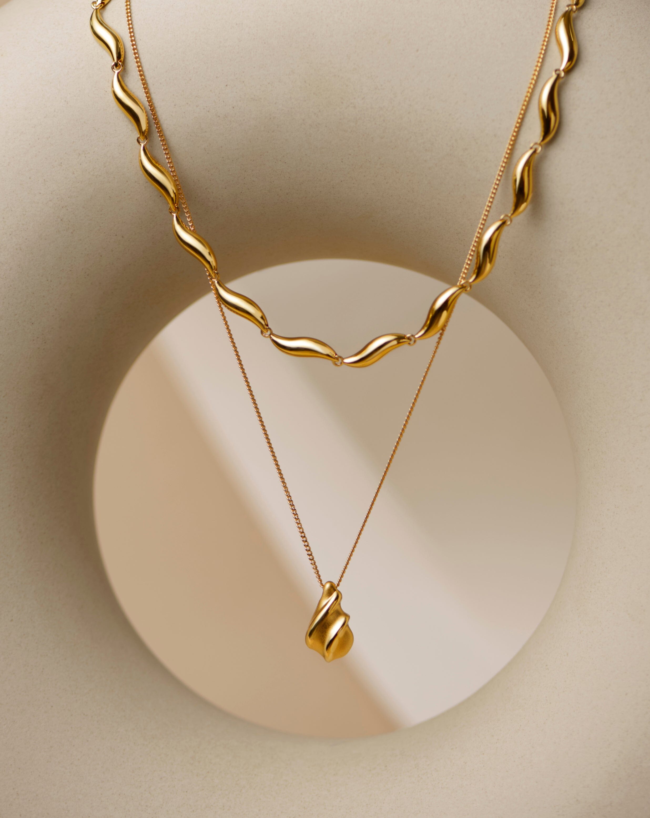 Savi Ridge Droplet Pendant Necklace | 18ct Gold Plated Necklaces Missoma 