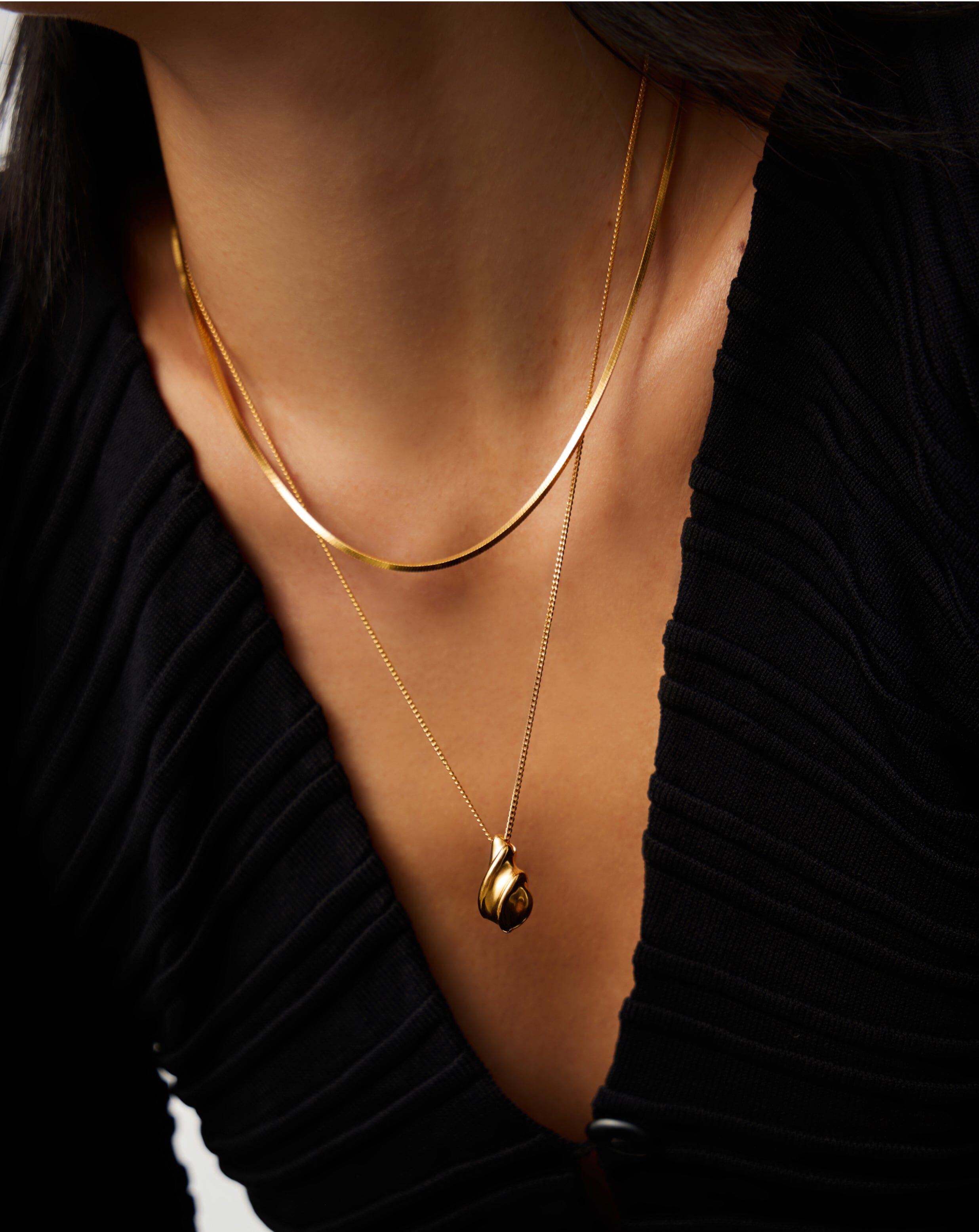 Savi Ridge Droplet Pendant Necklace | 18ct Gold Plated Necklaces Missoma 