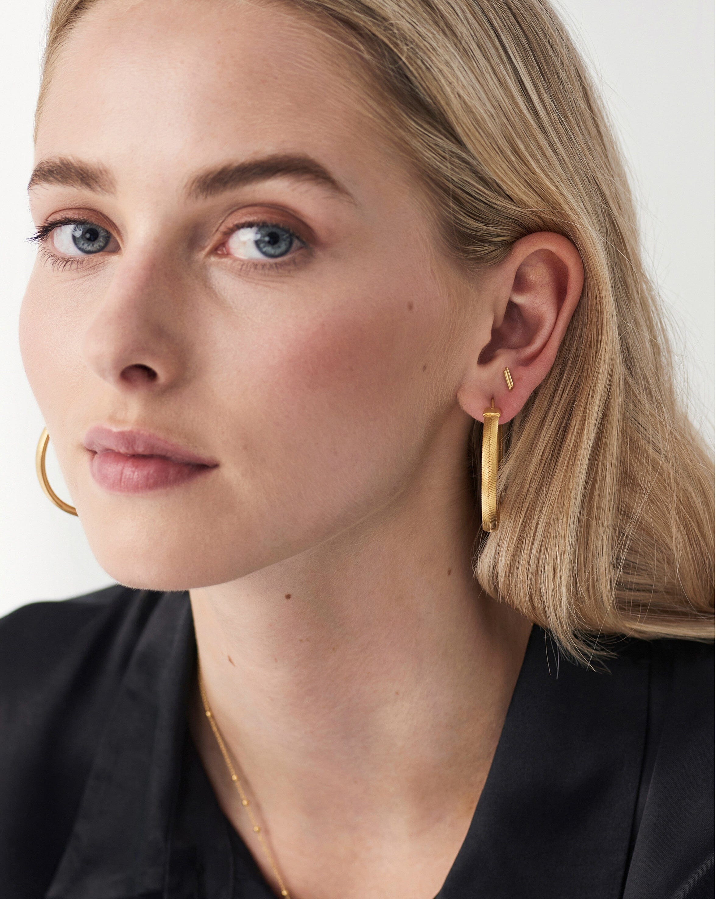 Double bar deals stud earrings