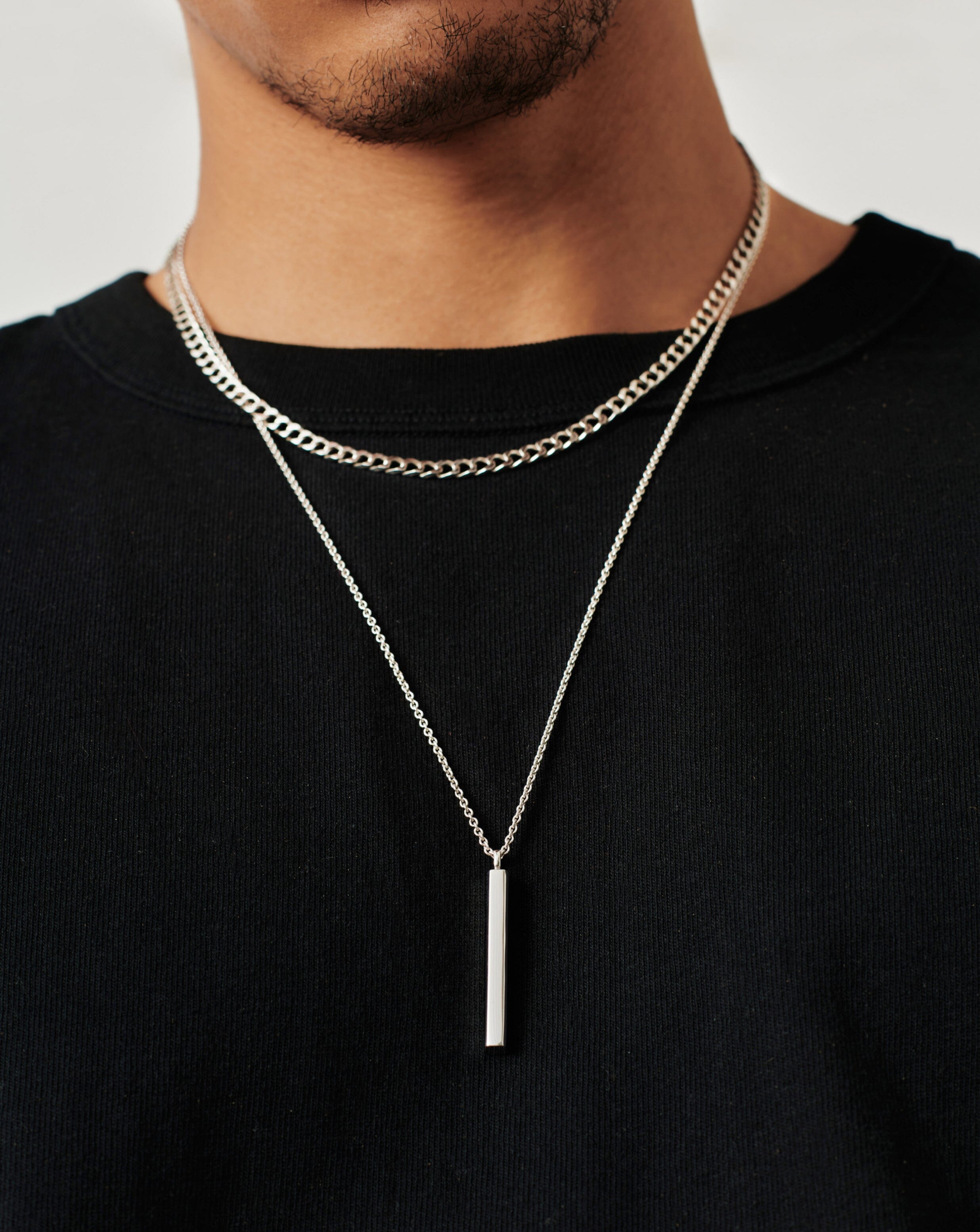 https://www.missoma.com/cdn/shop/products/mens-engravable-tag-pendant-necklace-sterling-silver-necklaces-missoma-382005.jpg?v=1682204877&width=2472